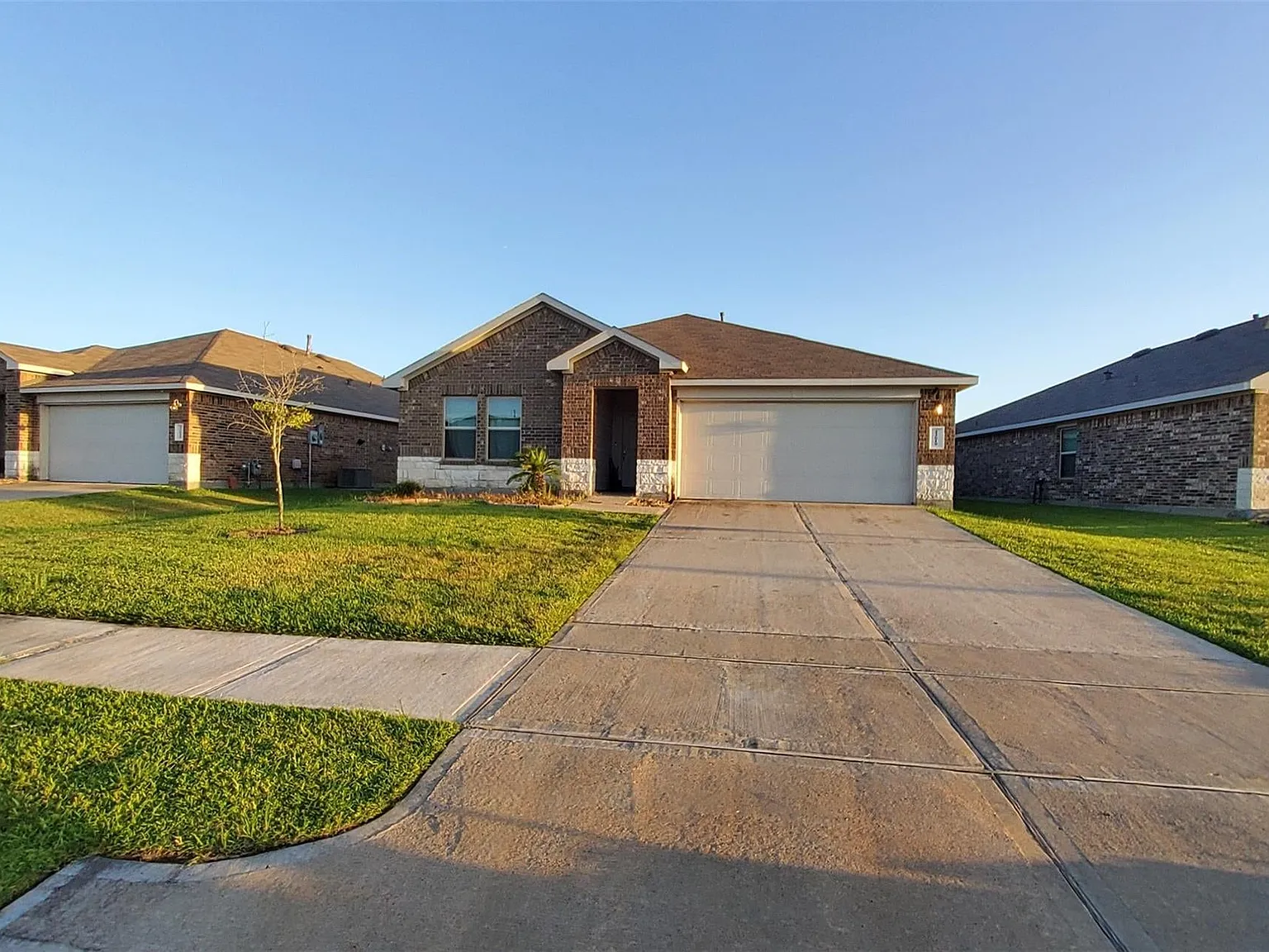 4 bed, 1831 sqft, $2,300 — Photo 4
