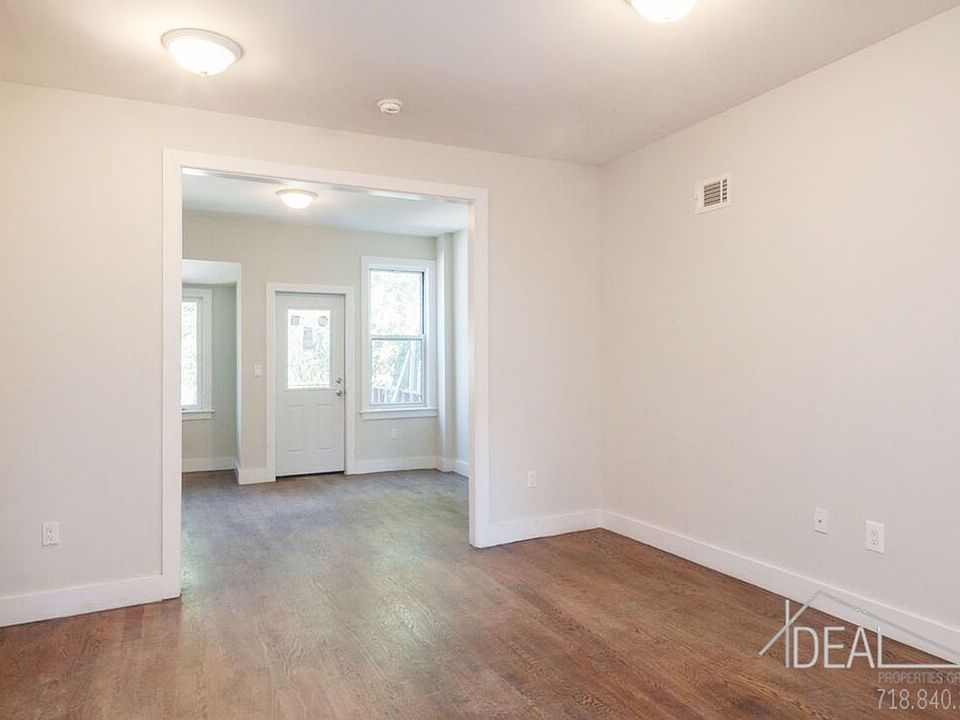 1st image of 19 Grattan St #1