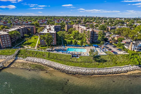 Sold by Lovett Realty, Inc. | media 19