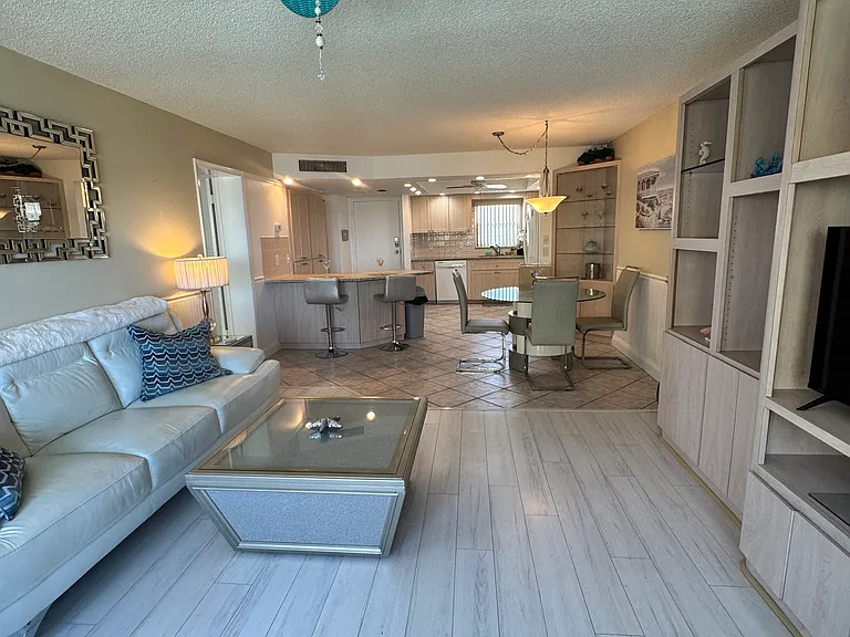 4550 Cove Cir #507 — Photo 13
