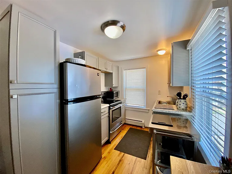 880 Wiggins St — Photo 5