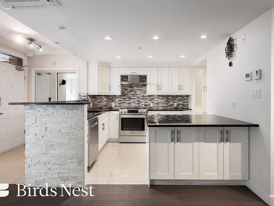 1405 W 7th Ave