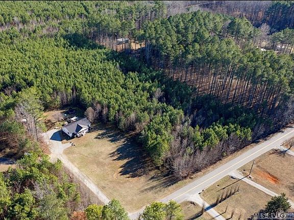 3rd image of 3874 Country Club Rd