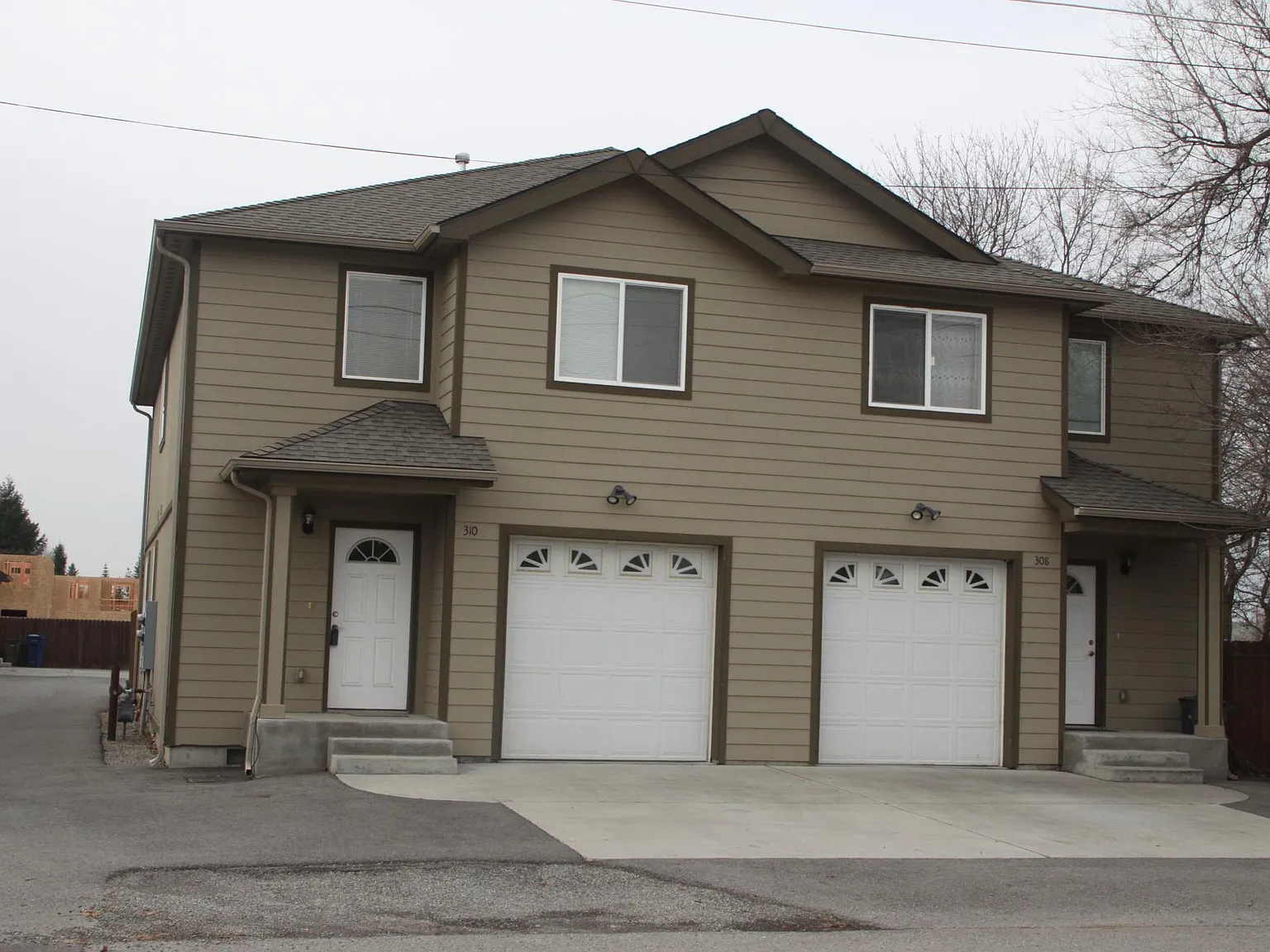 3 bed, 2.5 bath, 1800 sqft, $1,800 — Photo 1