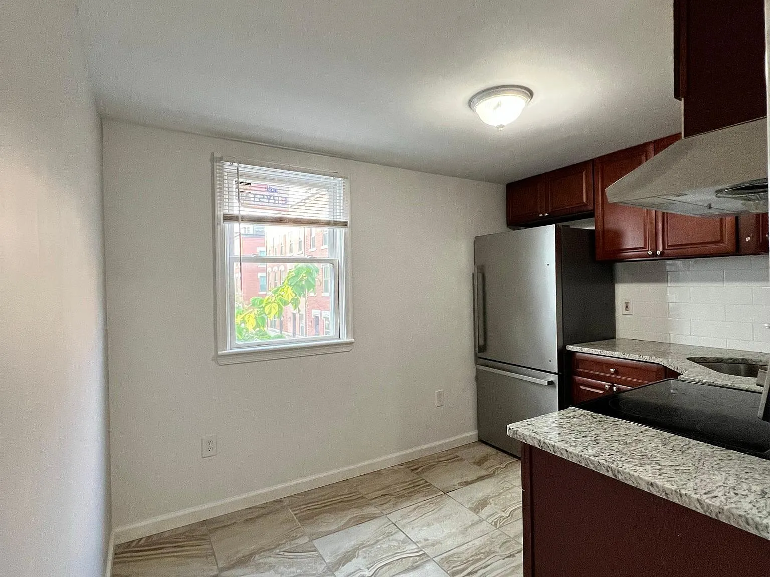 3 bed, 1400 sqft, $2,450 — Photo 3