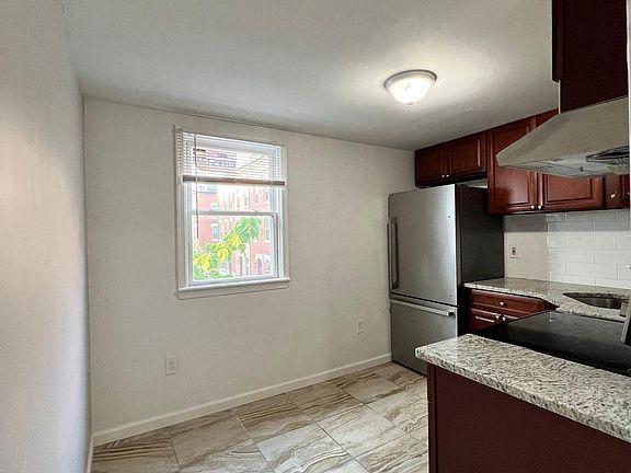 3rd image of 417 Dickinson St Floor 2