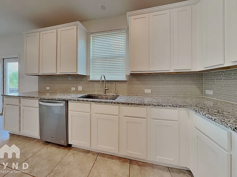 21535 Vista De Cristal — Photo 6