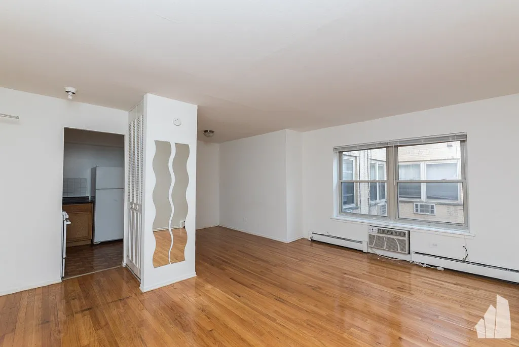 1 bed, 900 sqft, $1,600 — Photo 1