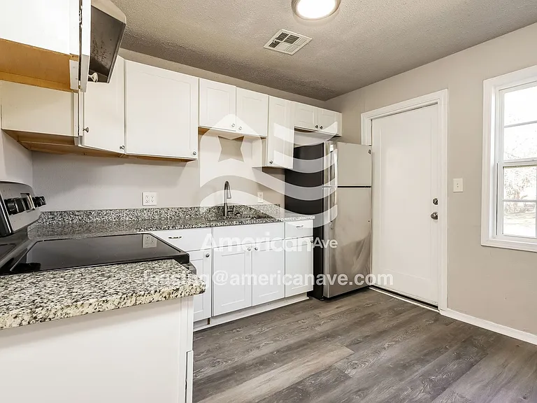 1184107_005_kitchen_5.jpg