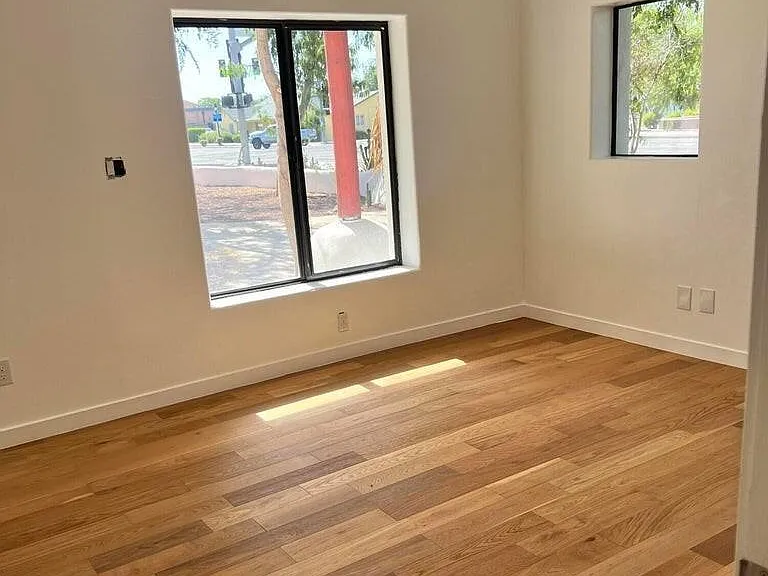 5914 W Myrtle Ave — Photo 9