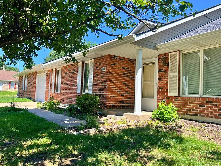 2509 Hollyhock Dr — Photo 4