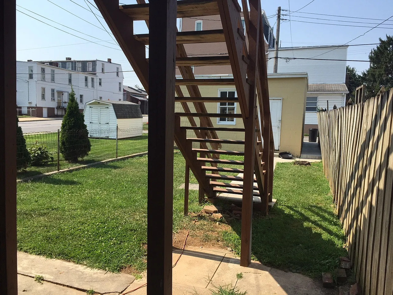 1st Floor Apartment on the Avenues! A/C, Yard-York City — Photo 2