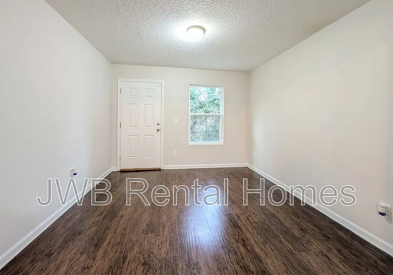 7706 Dandy Ave — Photo 5