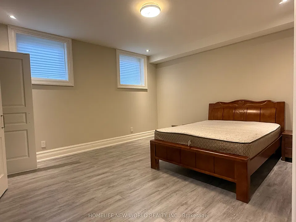 19 Honeybourne Cres #BASEMENT