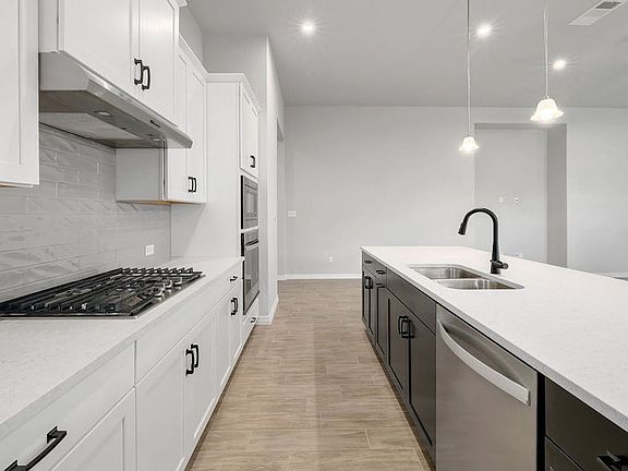 4th image of 1921 Sauterne Dr
