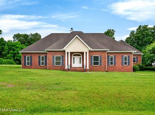 128 N Hill Dr, Carriere, MS 39426