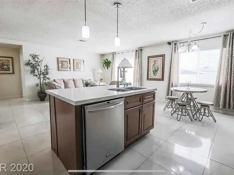 3462 Myrtle Ave — Photo 17