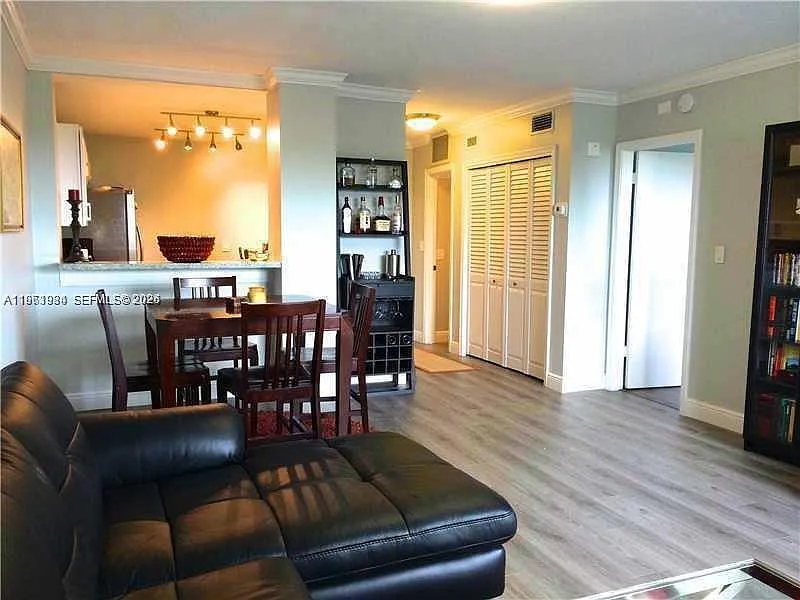 Building Photo - 1881 Middle River Dr #604