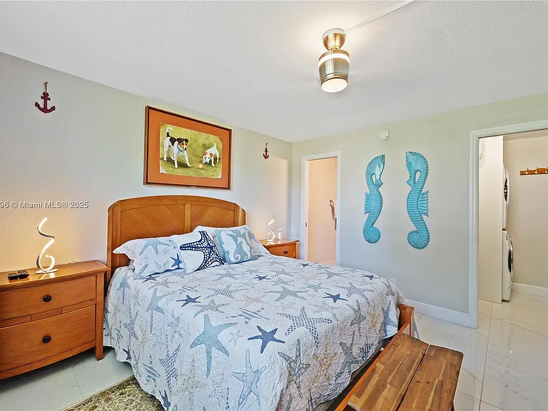 711 S Hollybrook Dr #109 — Photo 17