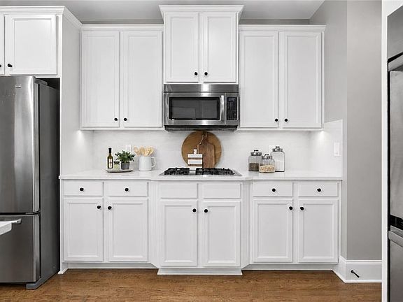 4th image of 4795 Westgate Dr