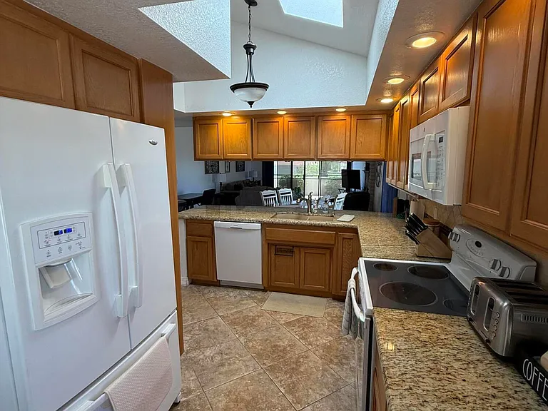 375 London Bridge Rd #35 — Photo 15