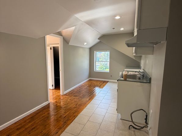 23 Longview Ave