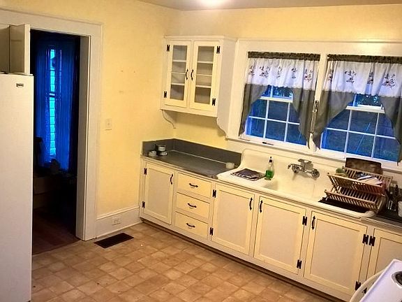 Retro Kitchen 