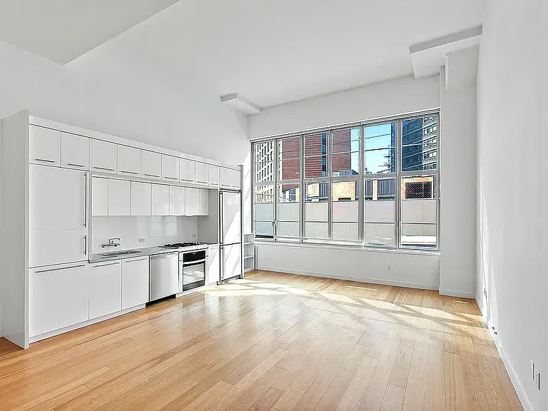 2728 Thomson Ave #200 — Photo 1