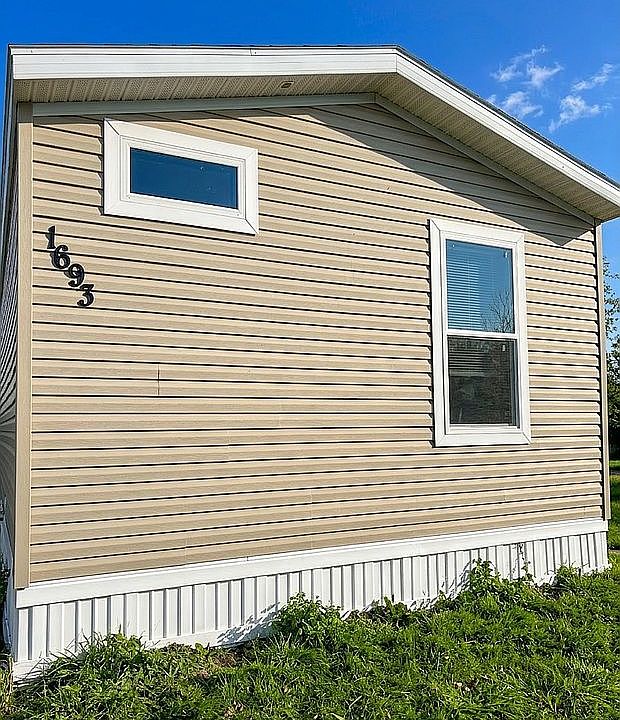 1st image of 1693 Meadow Ln #34