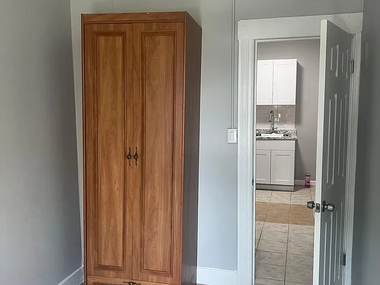 30 Sherman St #1 — Photo 15