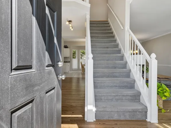 301 Mill Run Cir, Nashville, TN 37221