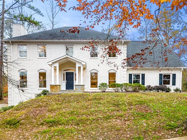 9810 Huntcliff Trce, Sandy Springs, GA 30350