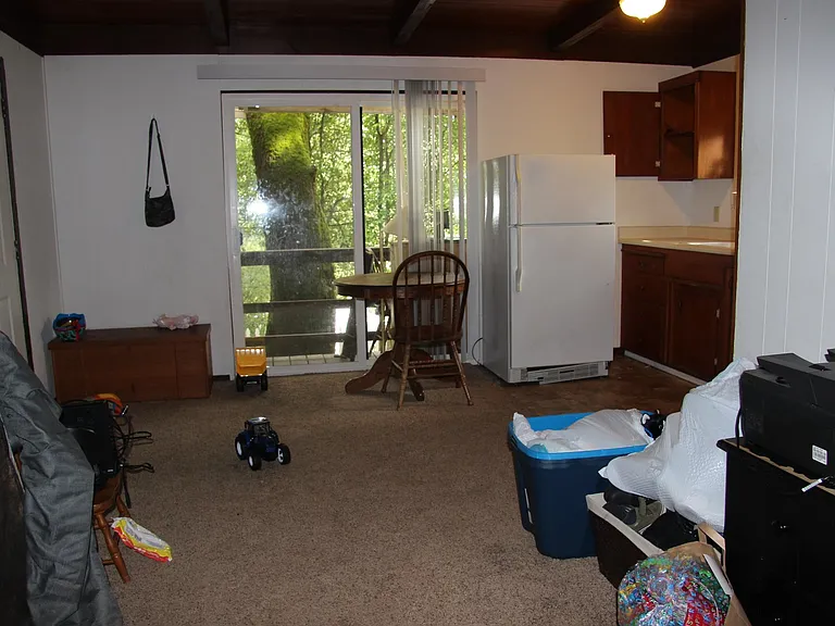 24 S Poplar St #2 — Photo 9