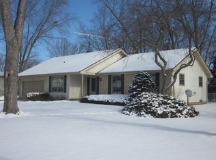 511 Northgate Rd, Lindenhurst, IL 60046