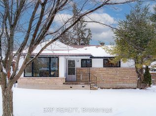 768 Pleasant Park Rd, Ottawa, ON K1G 1Y7