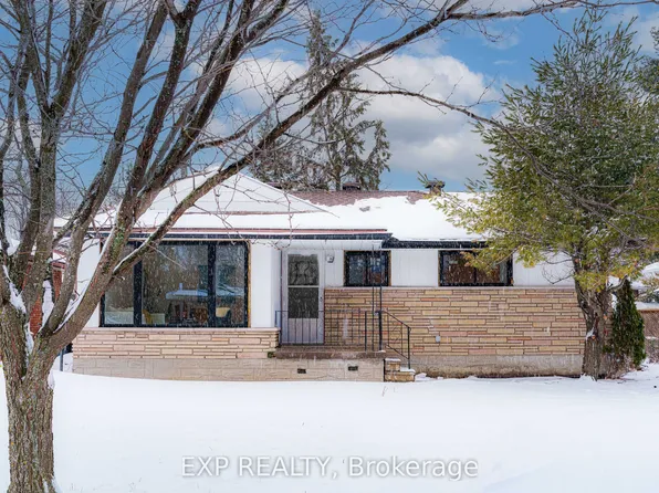 768 Pleasant Park Rd, Ottawa, ON K1G 1Y7