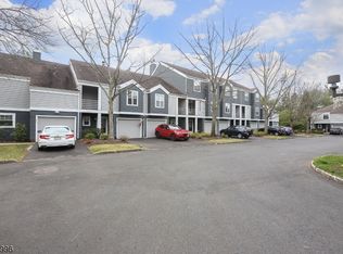 260 Hedgerow Rd, Bridgewater, NJ 08807