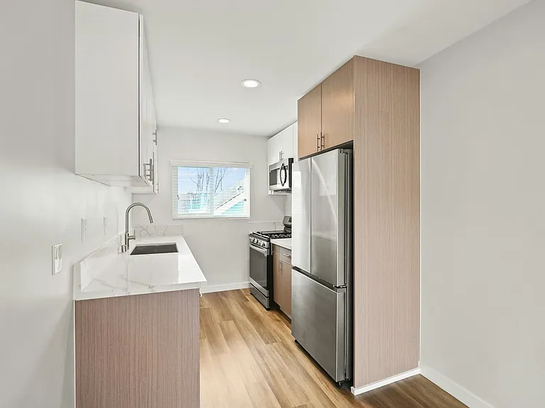 1358 W 36th St #4 — Photo 3