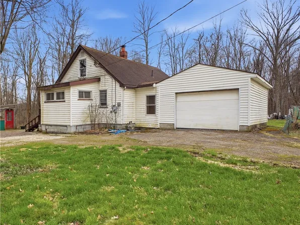 1110 Niles Vienna Rd, Vienna, OH 44473