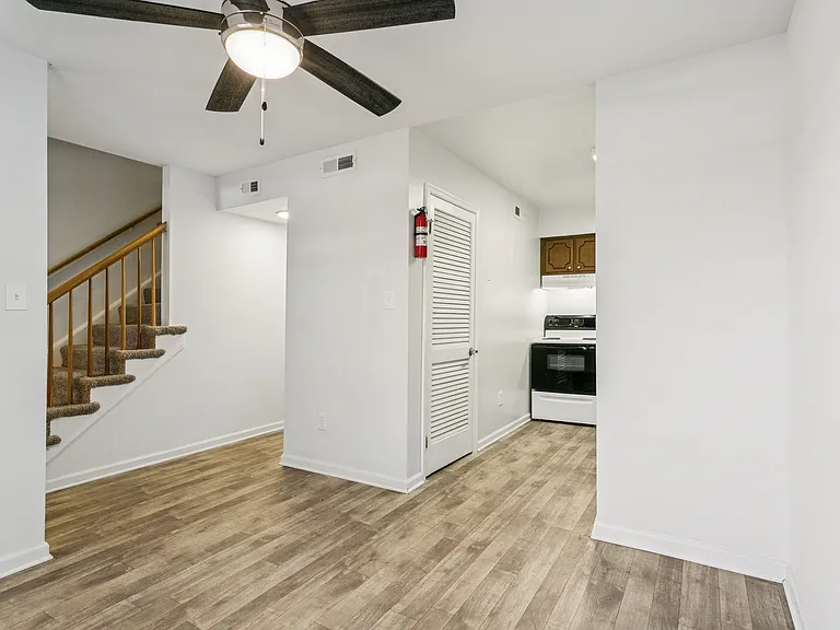 Cove Harbor Townhomes — Photo 7