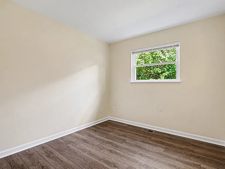 950 Harkin Dr — Photo 6