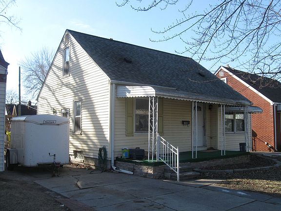 3rd image of 2079 Mill St