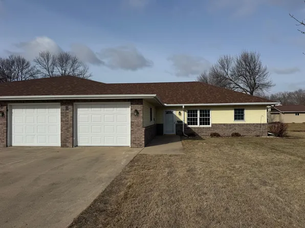 814B Southview Ct W #B, Marshall, MN 56258