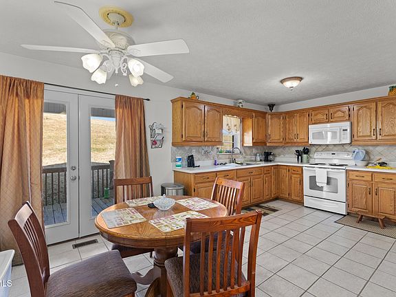 3rd image of 1370 Raven Hill Rd