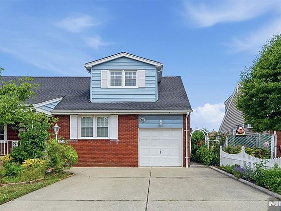 5th image of 183 Lee St