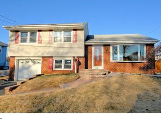 12 Dailey Dr, Hamilton, NJ 08620