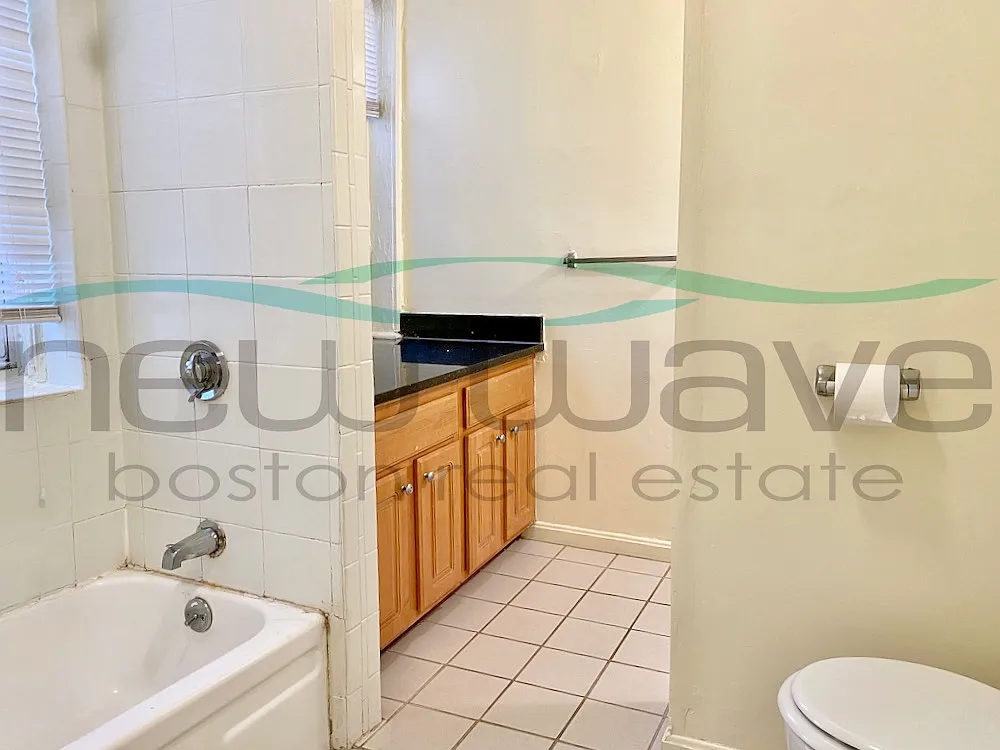 2 bed, 9999 sqft, $3,600 — Photo 3