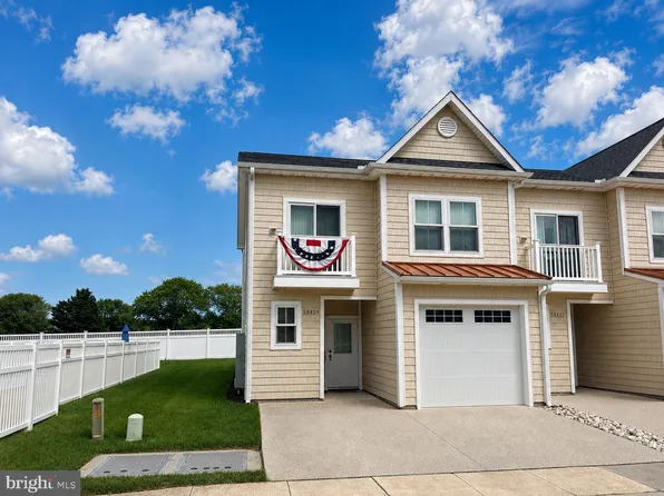 38429 Grand Ave, Ocean View, DE 19970