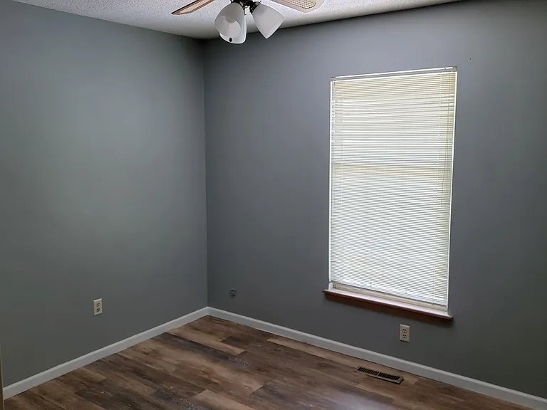 307 SE Greystone Dr — Photo 15