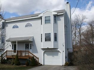 11 Phoenix St, Worcester, MA 01604